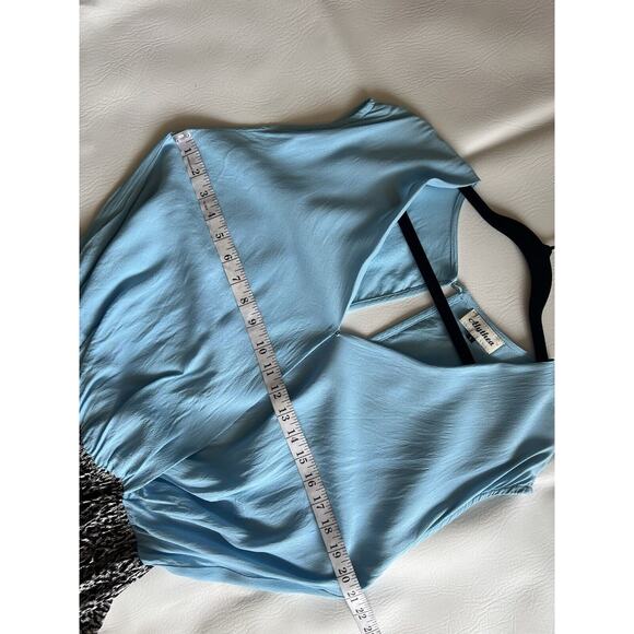 Alythea Blue Print Snap Front Romper Open Back Size Large Preppy Casual - Picture 10 of 11